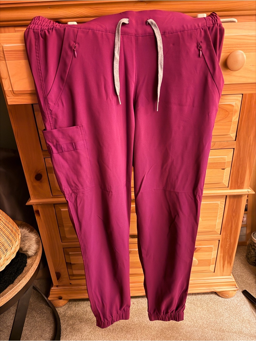WonderWink Women's Scrub Sets Lot of 5 Jogger Pants with V-neck tops w/ pockets